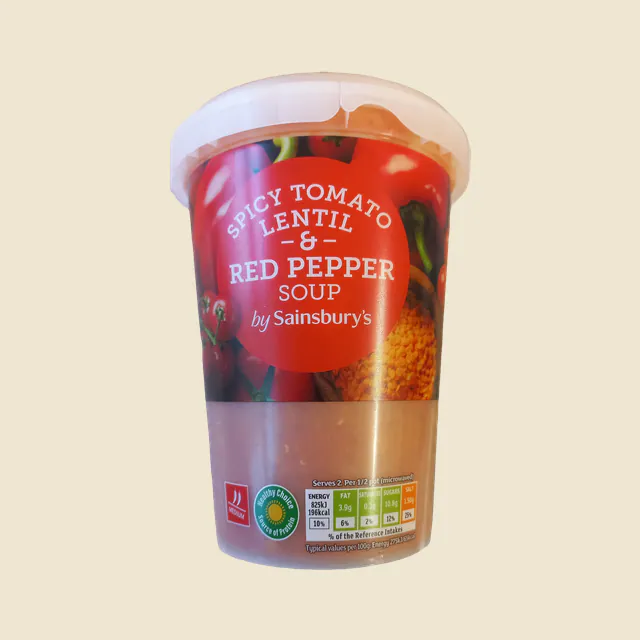 Spicy tomato, lentil and red pepper soup