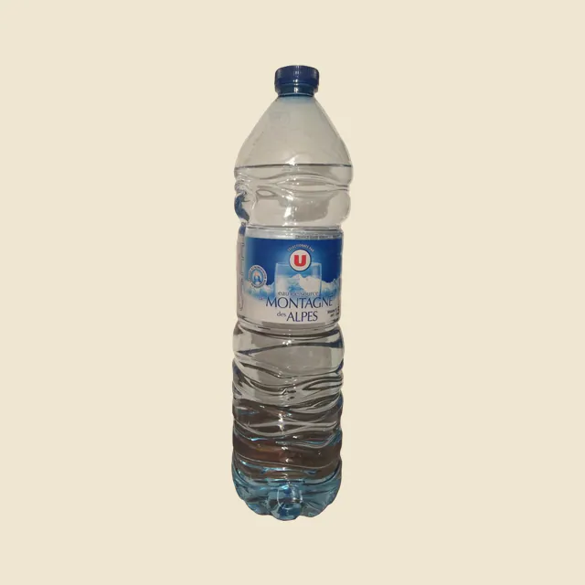 Eau de Source de Montagne des Alpes