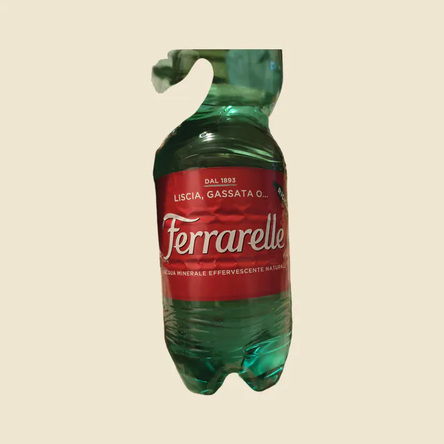 Acqua minerale effervescente naturale